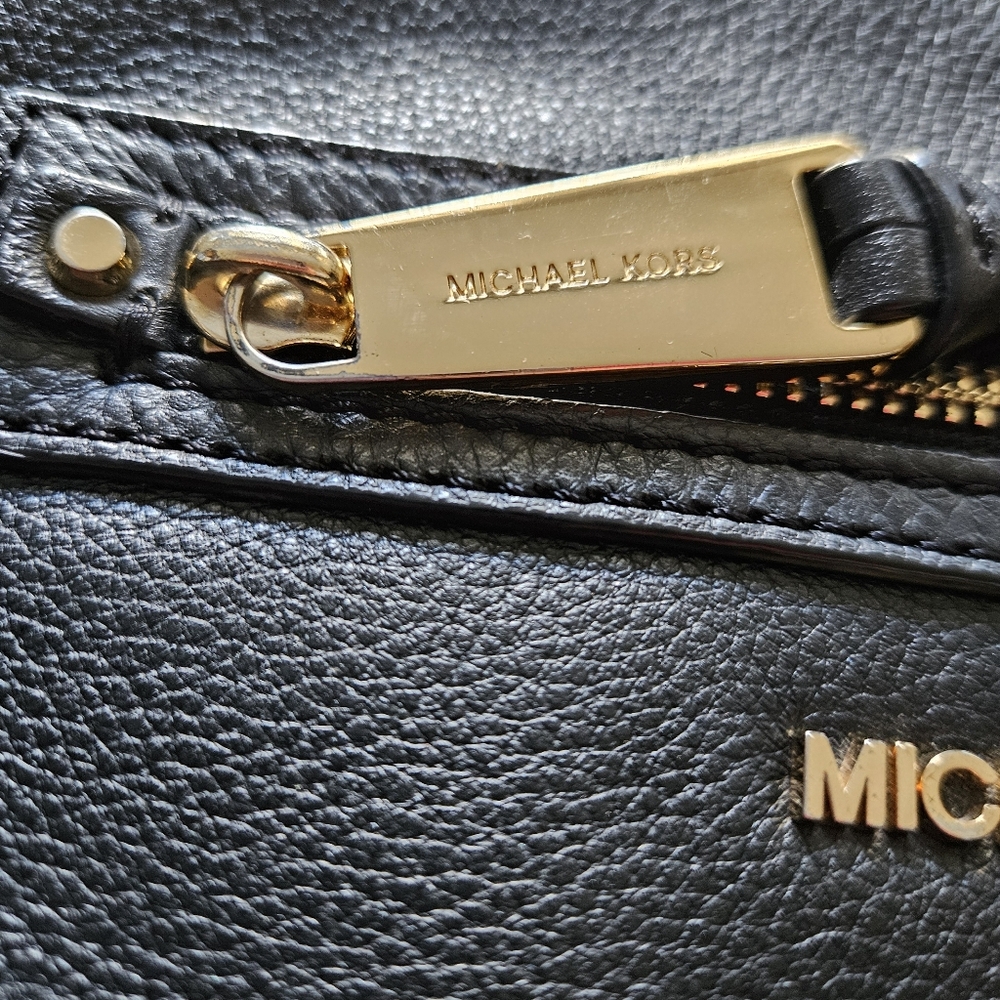 Michael Kors Black Rhea Crossbody Hipster Messenger Brass Black Genuine Leather - Picture 4 of 9